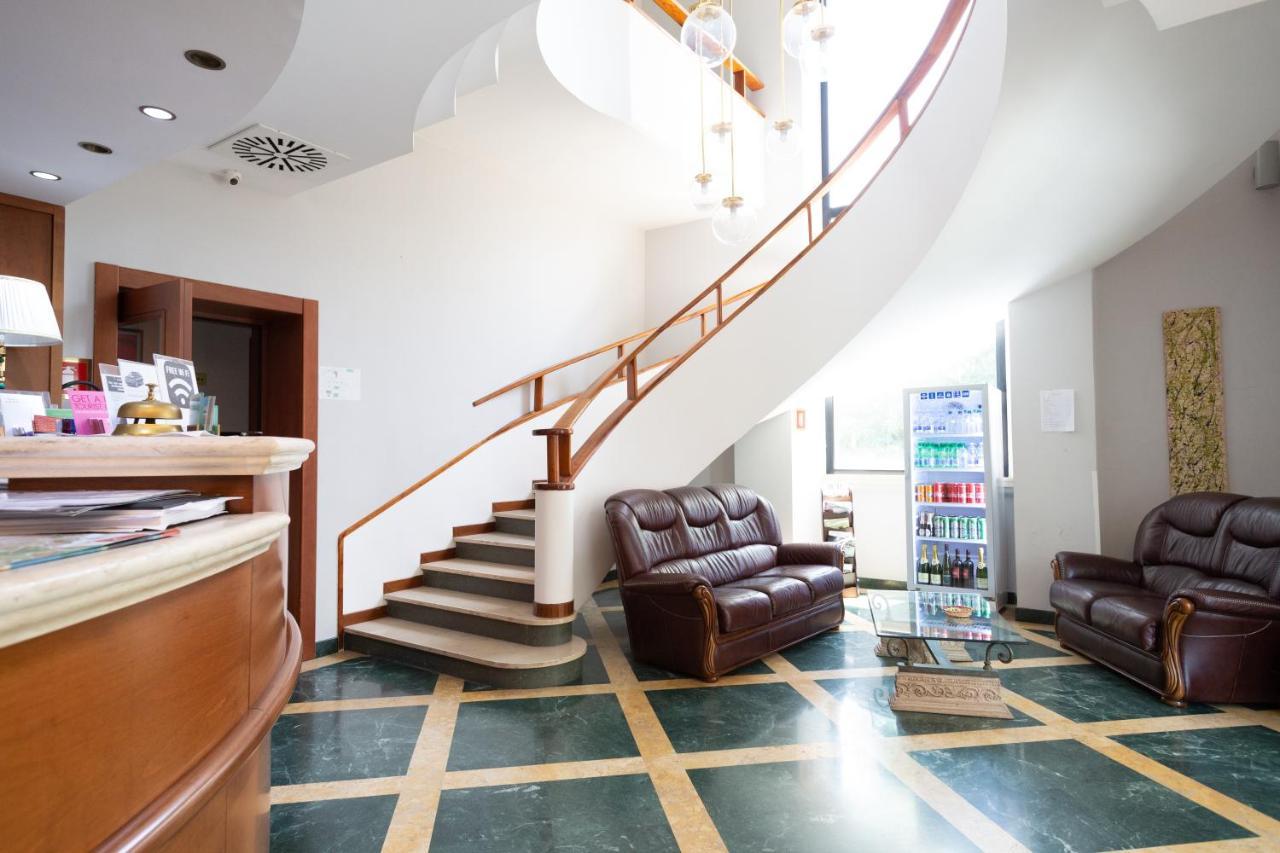 Cervara Park Hotel Rome Exterior photo